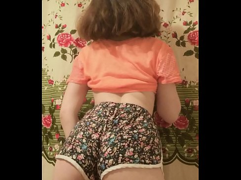 ❤️ Giovane pupa sexy fa uno striptease riprendendo i suoi pantaloncini alla telecamera ❤  Sesso al it.basseyn-vsem.ru ❌️❤
